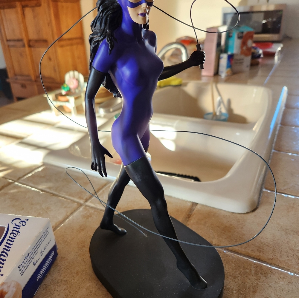 Catwoman Warner bros. studio store figurine statue - Picture 4 of 6